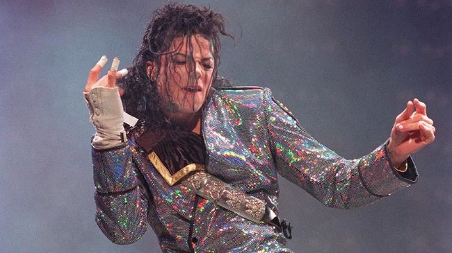 Produser film dilaporkan mendapat hak membuat film biopik Raja Pop Michael Jackson sejak ia masih bocah dan masih tergabung dalam Jackson Five hingga meninggal.
