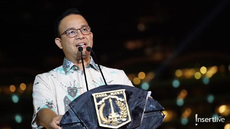 Anies Baswedan melarang kerumunan di atas lima orang selama PSBB Jakarta berlaku.
