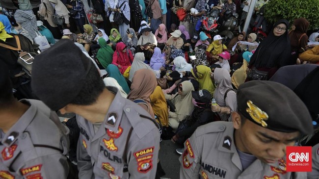 Mabes Polri menyampaikan ada sepuluh elemen massa yang mengajukan surat pemberitahuan aksi jelang sidang putusan sengketa pilpres di Mahkamah Konstitusi.