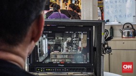 FOTO: Di Balik Pembuatan Serial 'Invisible Stories'