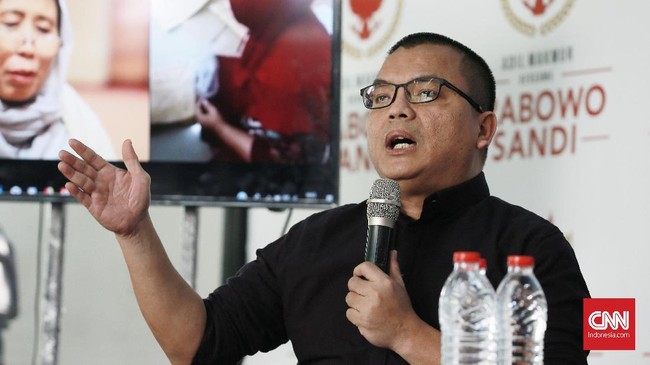 Sekalipun hasil hitung cepat menunjukkan Denny Indrayana kalah unggul dibanding calon petahana, tapi ia berpatok pada perhitungan Sirekap KPU.