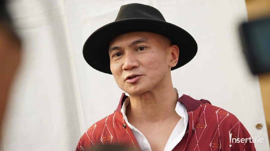 Anji mengaku tak lagi mengikuti akun Instagram Ria Ricis dengan berbagai alasan.