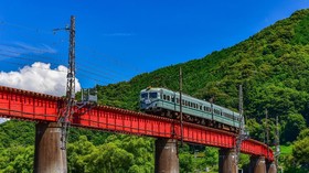 10 Rute Kereta Wisata Berpanorama indah di Jepang