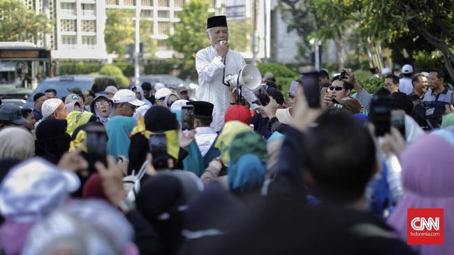 Sejumlah massa peserta aksi bertajuk Tahlil Akbar 266 sudah mulai berdatangan ke lokasi Patung Kuda Monumen Nasional (Monas) sejak pukul 07.15 WIB.