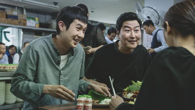 Pada akhir pekan terakhir Juni 2019, film unggulan Korea 'Parasite' justru harus berada di nomor buncit akibat kehadiran 'Toy Story' dan 'Aladdin'.