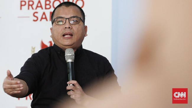 Denny Indrayana membeberkan dugaan kecurangan petahana Pilgub Kalsel dalam sidang perdana sengketa Pilkada 2020 di MK.