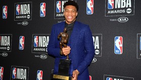 Antetokounmpo Rebut Gelar MVP NBA 2018/2019