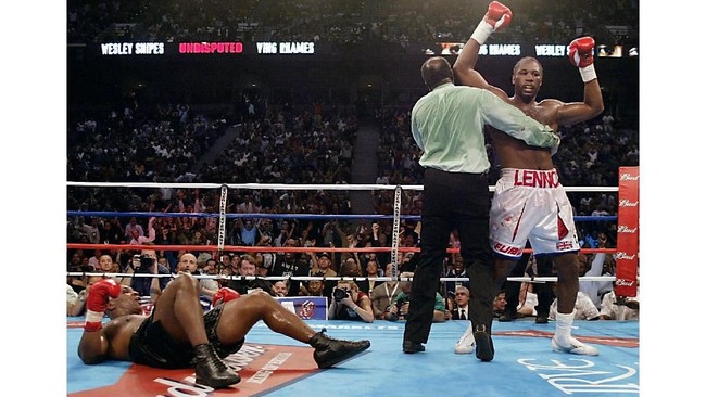 Mantan juara dunia kelas berat Lennox Lewis mengejek Mike Tyson sebagai petinju satu dimensi atau empat tingkat lebih rendah.
