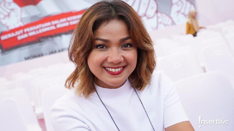 Bak Kamus Berjalan, 6 Artis Cantik Ini Kuasai Lebih dari 3 Bahasa Bukan hanya cantik dan sukses di dunia hiburan, keenam artis berikut ini ternyata juga jago dan menguasai hingga lebih dari tiga bahasa sekaligus.