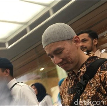 YouTuber 'Rp10 Juta untuk Batalkan Puasa' Dicolek Felix Siauw & dr Tirta