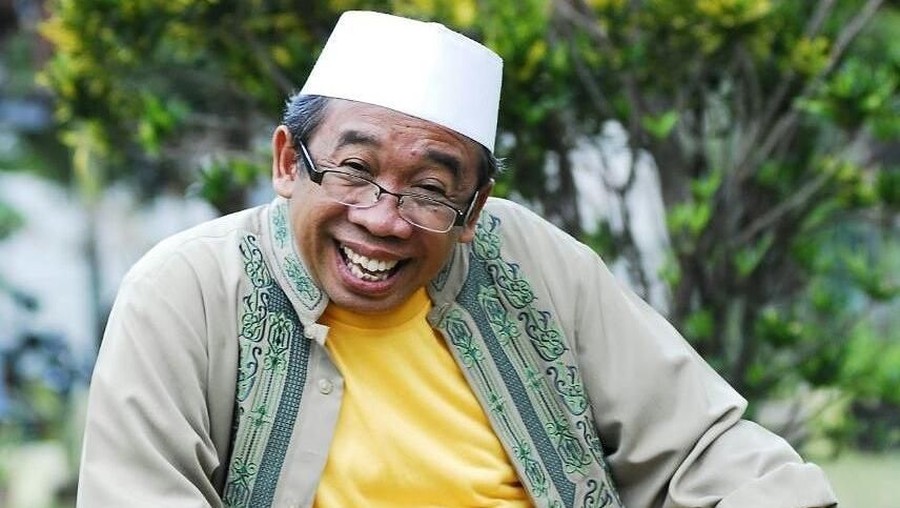 Guyonan Qomar pada Ginanjar agar segera menikah. 