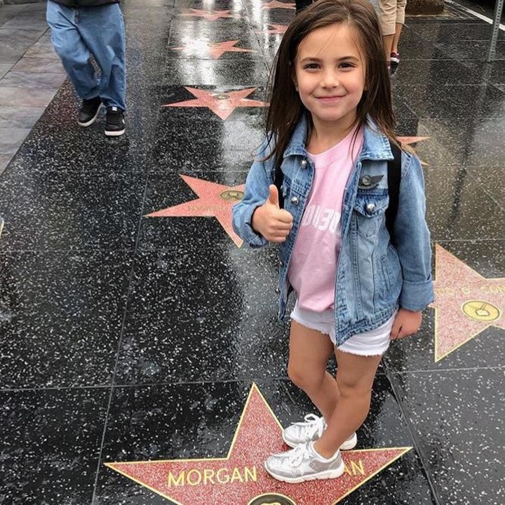 <p>Happy-nya Lexi saat berada di Hollwood Walk of Fame. (Foto: Instagram/ @lexi_rabe)</p>