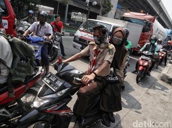 Kualitas Udara Jakarta Buruk, Pakai Ini Saat Naik Motor