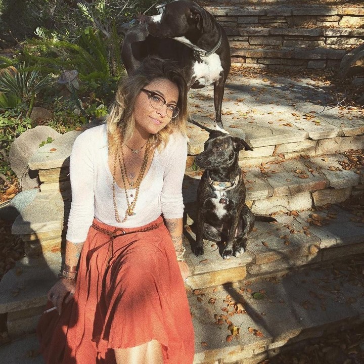 <p>Di usianya yang sudah kepala dua, Paris Jackson tumbuh menjadi perempuan yang cantik. Setuju enggak, Bun? (Foto: Instagram @parisjackson)</p>