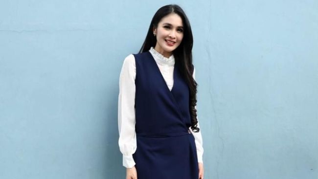 Sandra Dewi Terobsesi Punya Hotel Sendiri Artis cantik Sandra Dewi sedang bersemangat