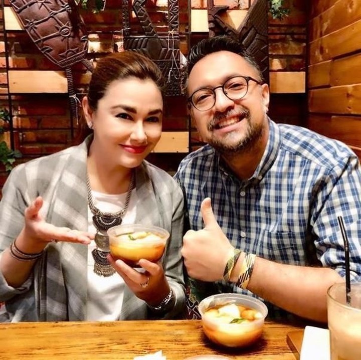 <div>Menyantap kolak bareng pasangan tercinta memang asyik ya. (Foto: Instagram/ @alenia259)</div><div> </div>