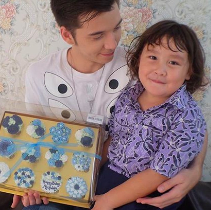 <p>Stefan juga sangat menyayangi Eleeya, anak bawaan Celine dari hasil pernikahannya bersama Dirly. (Foto: Instagram @stefannwilliam)</p>