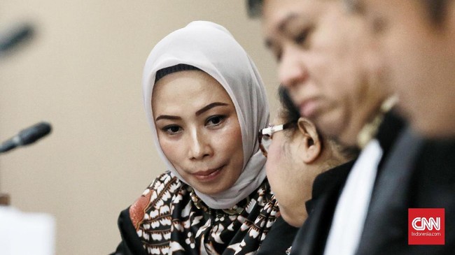 Jaksa menyebut Asty terbukti menyuap mantan Wakil Ketua Komisi VI DPR Bowo Sidik Pangarso.