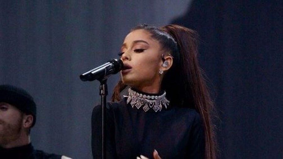 Marahnya Ariana Grande Masih Banyak Orang Sepelekan Virus Corona Ungkapan kekesalan Ariana Grande terhadap sikap cuek sebagian masyarakat terkait penyebaran wabah Corona.