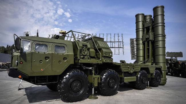 Pengiriman S-400 akan berlanjut dalam beberapa hari ke depan melalui jalur udara dan laut.