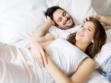 10 Ucapan Manis untuk Pasangan Saat Pillow Talk