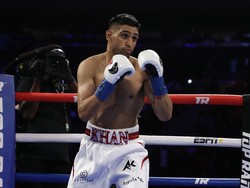 Petinju Kondang Amir Khan Ditendang dari Pesawat Gara-gara Masker