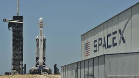 SpaceX Mulai Misi Komersial ke Luar Angkasa Pada 2021