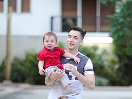 7 Potret Kebersamaan 'Hot Daddy' Stefan Wiliam Bersama 3 Anaknya