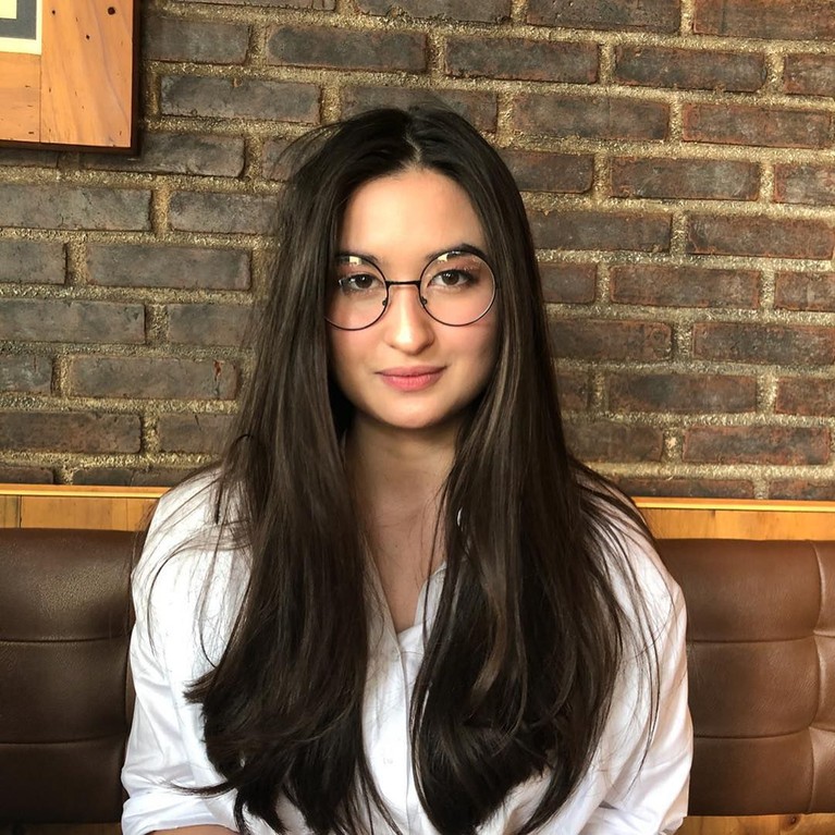6 Potret Cantik Stephanie Poetri Pelantun I Love You 3000 Memiliki suara merdu, paras cantik Stephani ternyata juga bikin salah fokus lho. Ini dia 6 potret cantik si Pelantun I Love You 3000.