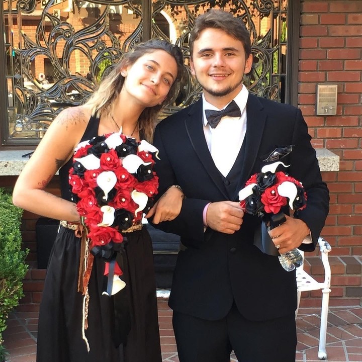 <p>Michael Jackson juga memiliki anak perempuan bernama Paris Jackson. Saat ini Paris sudah berusia 21 tahun. Foto ini diambil ketika Paris dan Prince menghadiri pernikahan sang sepupu, Siggy Jackson. (Foto: Instagram @princejackson)</p>