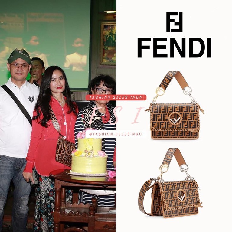 Koleksi Barang Mewah Para Artis Dangdut Indonesia Barang-barang mewah untuk artis dangdut nyatanya tak hanya dikenakan di panggung, barang-barang mewah tersebut juga dikenakan dalam keseharian.