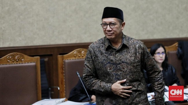 Menteri Agama Lukman Hakim S mengatakan pemerintah belum menerapkan hukuman bagi produsen yang belum urus sertifikat halal  walau kewajiban mulai diterapkan.