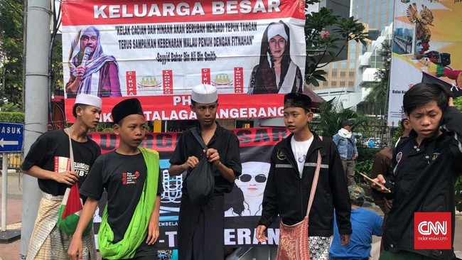 Sejumlah pemuda pecinta Bahar bin Smith, sengaja datang dari Banten untuk ikut aksi 266. Namun saat hendak beristirahat di Masjid Istiqlal, mereka diusir.