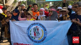 Massa Aksi Minta Hakim MK Coret Jokowi-Ma'ruf Amin di Pilpres
