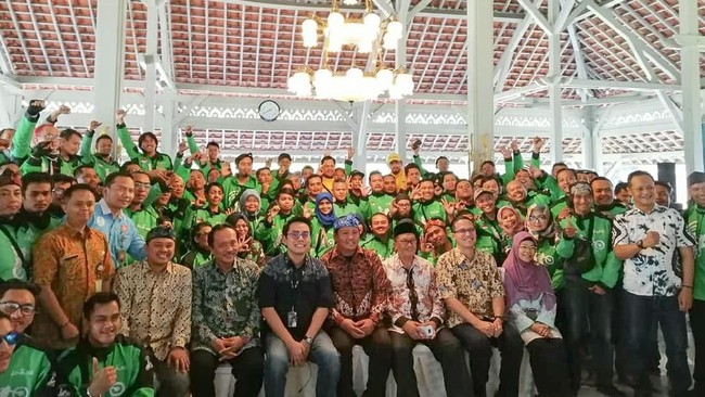 Perhitungan penelitian itu juga mencakup mitra-mitra Gojek lainnya, yaitu layanan Go-Ride, Go-Car, dan Go-Life.