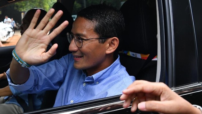 Lewat akun media sosial, Sandiaga Uno mengisyaratkan akan menjadi oposisi bagi Pemerintahan Jokowi-Ma'ruf Amin.