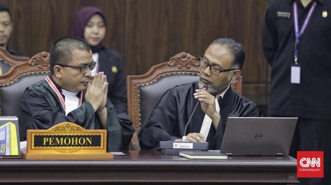 Sidang Perselisihan Hasil Pemilihan Umum (PHPU) Presiden dan Wakil Presiden 2019 di Gedung Mahkamah Konstitusi, Jakarta, Kamis (27/6/2019). Sidang tersebut beragendakan pembacaan putusan oleh majelis hakim MK. (CNN Indonesia/Adhi Wicaksono)