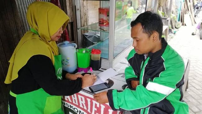 Acil Helmah pemilik Warung Mama Fauzan kini mengantongi omzet 200 persen per hari dengan menjual menu masakan khas Banjarmasin.