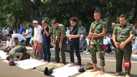 VIDEO: Kemenhan Fasilitasi Massa Aksi Berwudu untuk Salat