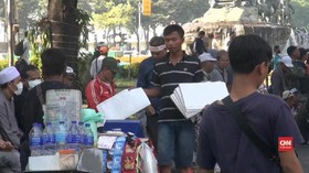 VIDEO: Penjual Tikar Meraup Untuk Menjelang Putusan MK