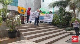 Tolak IMB Reklamasi, Belasan Mahasiswa Desak KPK Usut Anies