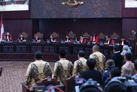MK Sebut Tim Prabowo Tak Bisa Buktikan Paslon 01 Gunakan Money Politics Andi&nbsp;Video