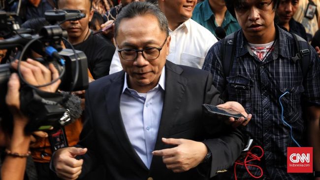 Hidupkan GBHN, Zulhas Sebut MPR 2019-2024 Akan Amendemen UUD Ketua MPR Zulkifli Hasan menyebut pihaknya bakal merekomendasikan MPR periode selanjutnya buat amendemen terbatas UUD 1945 guna menghidupkan kembali GBHN.