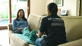 Riset LD UI: Go-Life Paling Bantu Mitra Perempuan Bandung