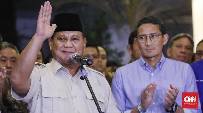 Sandiaga Uno menyebut Prabowo Subianto dan Edhy Prabowo pantas menerima posisi menteri jika ditawari bergabung dalam pemerintahan Jokowi. Prabowo siap membantu.