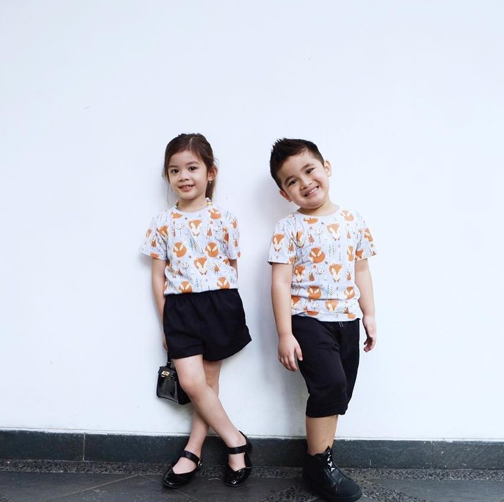 Sekarang, si kembar Zoe dan Zac sudah berusia 4,5 tahun, Bun. (Foto: Instagram @twinszfrizzy)<span class="im"><br /></span>