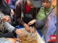 Nasi Bakar dan Tahu Gratis di Tengah Isu Racun Aksi Kawal MK