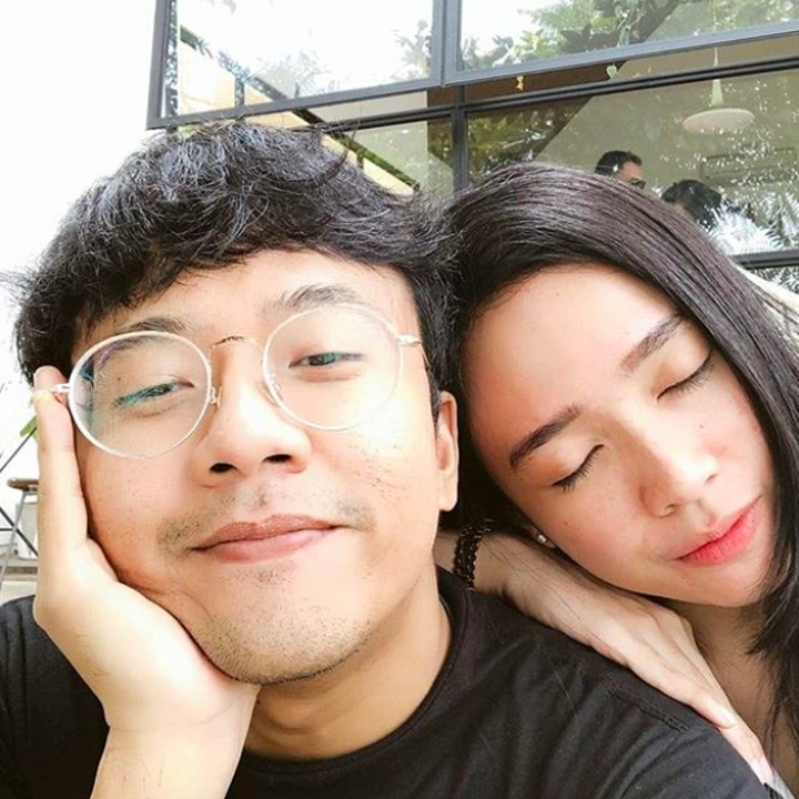 <em>Wefie</em> dulu nih, biar enggak bosan. Lucu ya ekspresi wajah Ariel di sini? (Foto: Instagram @dea-ananda)
