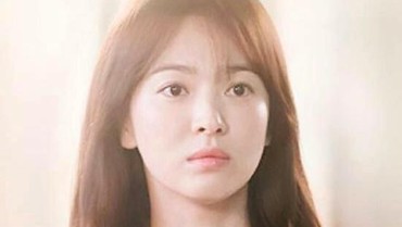 Song Hye Kyo Sudah 6 Bulan Lepas Cincin Kawin