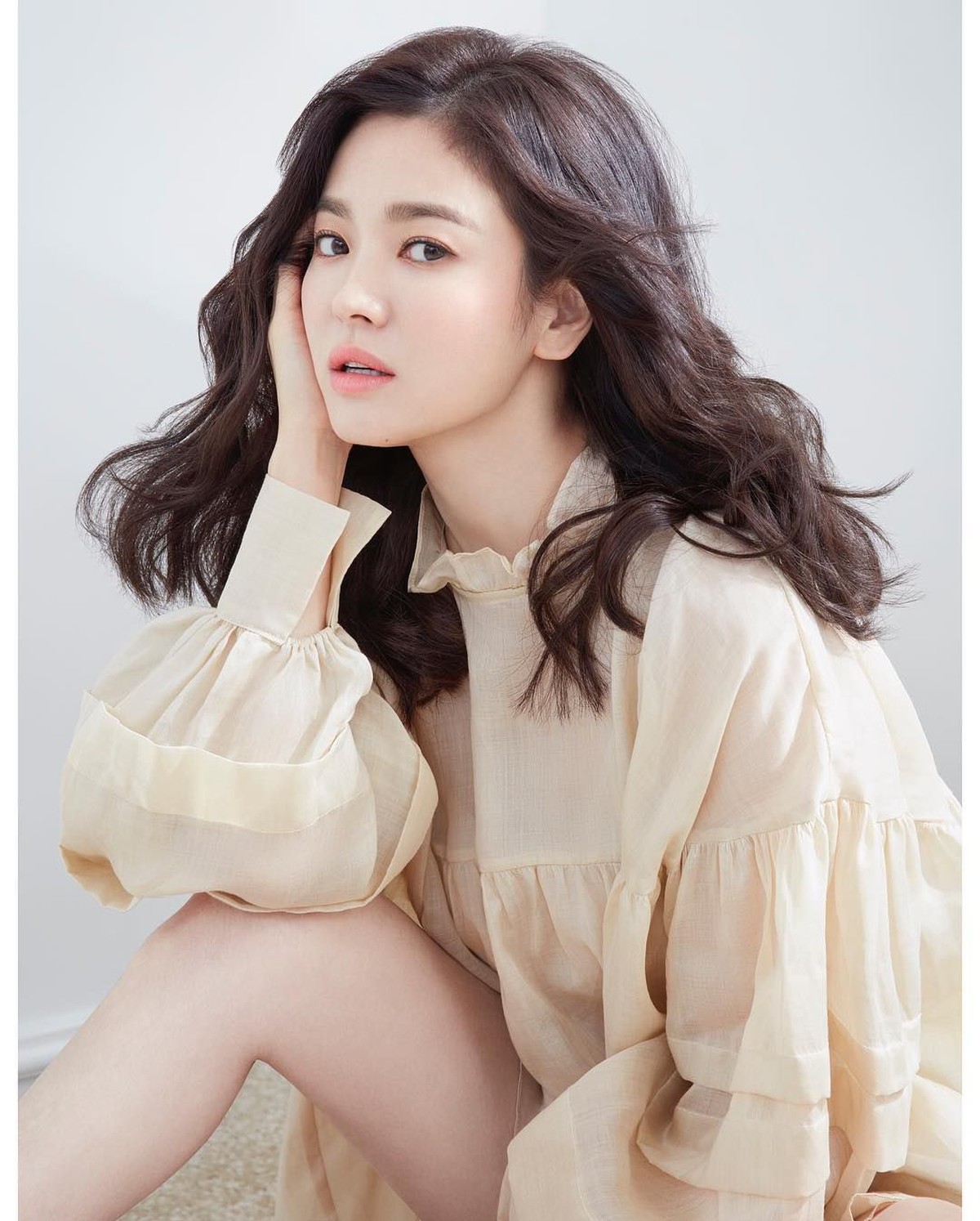 Song Hye Kyo adalah salah satu artis cantik Korea yang memikat banyak orang dengan pesonanya&period; Kecantikannya diakui publik&period; 